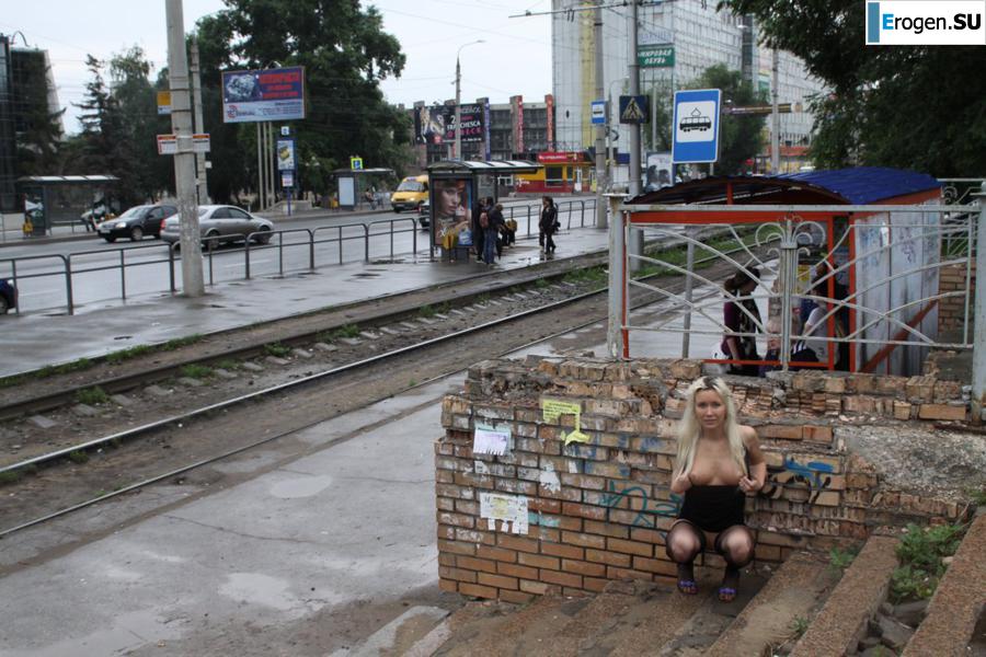 Nastya from Samara walks around the city and shows herself. Part 14. Slide 30