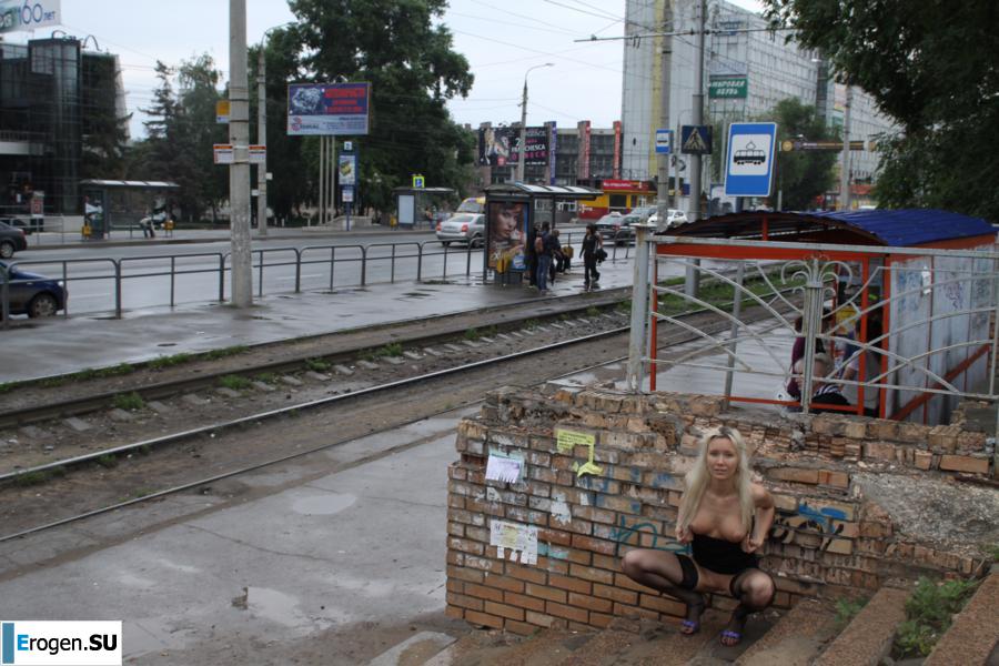 Nastya from Samara walks around the city and shows herself. Part 14. Slide 31