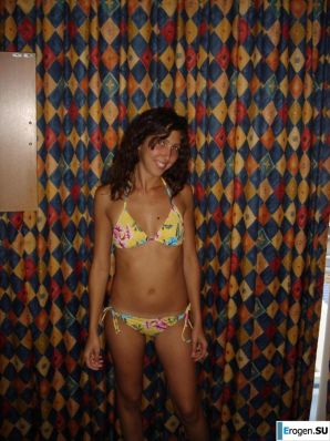 Smiling brunette with everlasting nipples. Part 2. Thumbnail 6