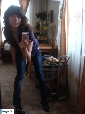 Students take pictures of themselves. Part 2. Thumbnail 3