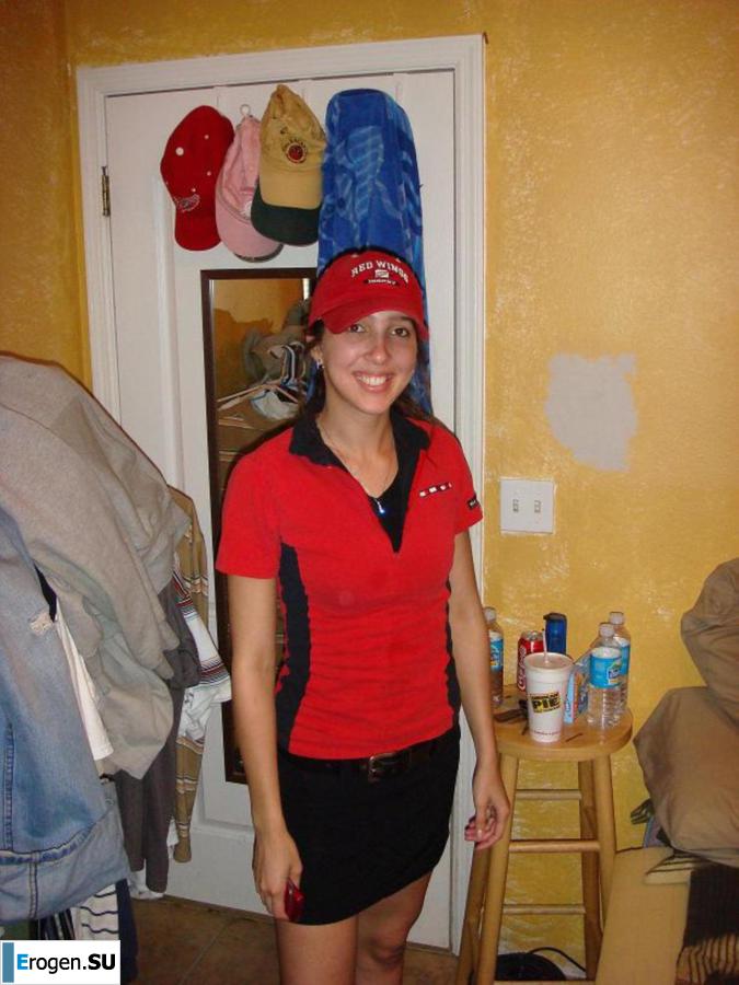 Smiling brunette with everlasting nipples. Part 3. Slide 40