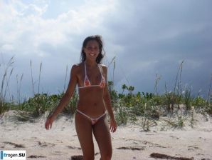 Smiling brunette with everlasting nipples. Part 3. Thumbnail 35