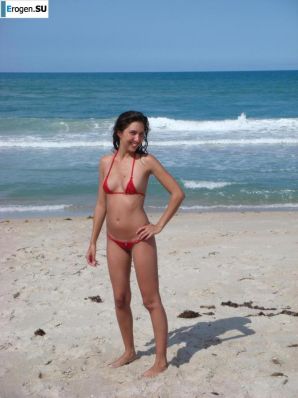 Smiling brunette with everlasting nipples. Part 3. Thumbnail 7
