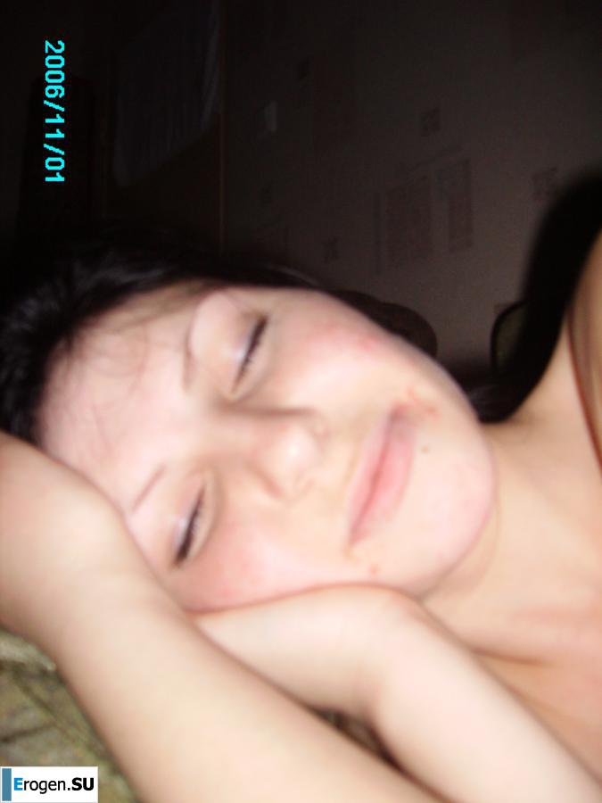 Red-haired brunette. Slide 16