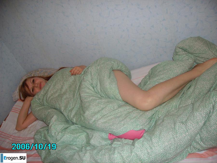 Red-haired brunette. Slide 3
