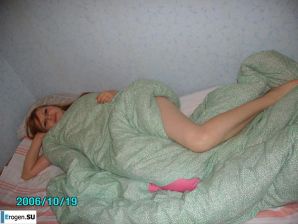 Red-haired brunette. Thumbnail 3