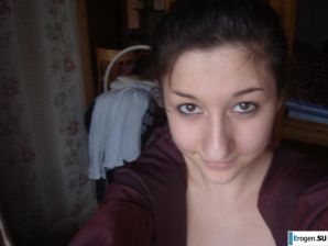 Students take pictures of themselves. Part 3. Thumbnail 27