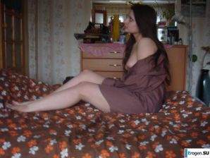 Students take pictures of themselves. Part 3. Thumbnail 46