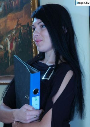 elegant lady with her husband. Thumbnail 1