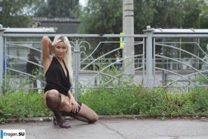 Настя из Самары ходит по городу и показывает себя. Часть 15. Миниатюра 20