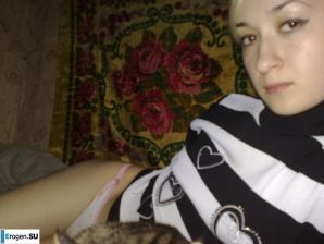 Thin Russian Blonde. Thumbnail 1