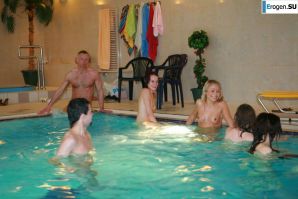 Czech nudists in the pool. Part 2. Thumbnail 14