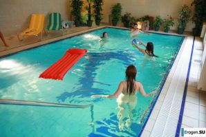 Czech nudists in the pool. Part 2. Thumbnail 24