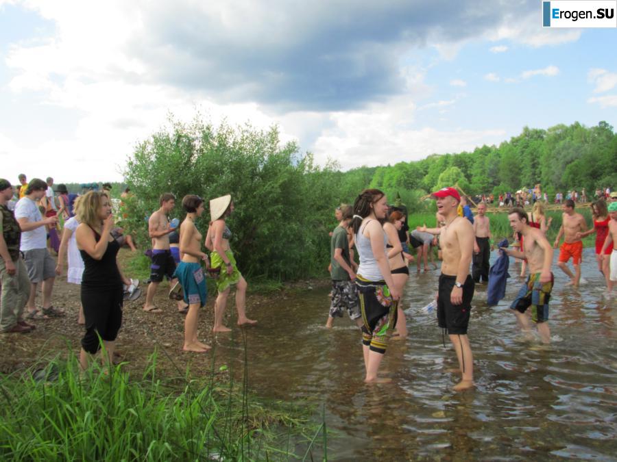 Photo from the hippie rally. Part 2. Slide 10