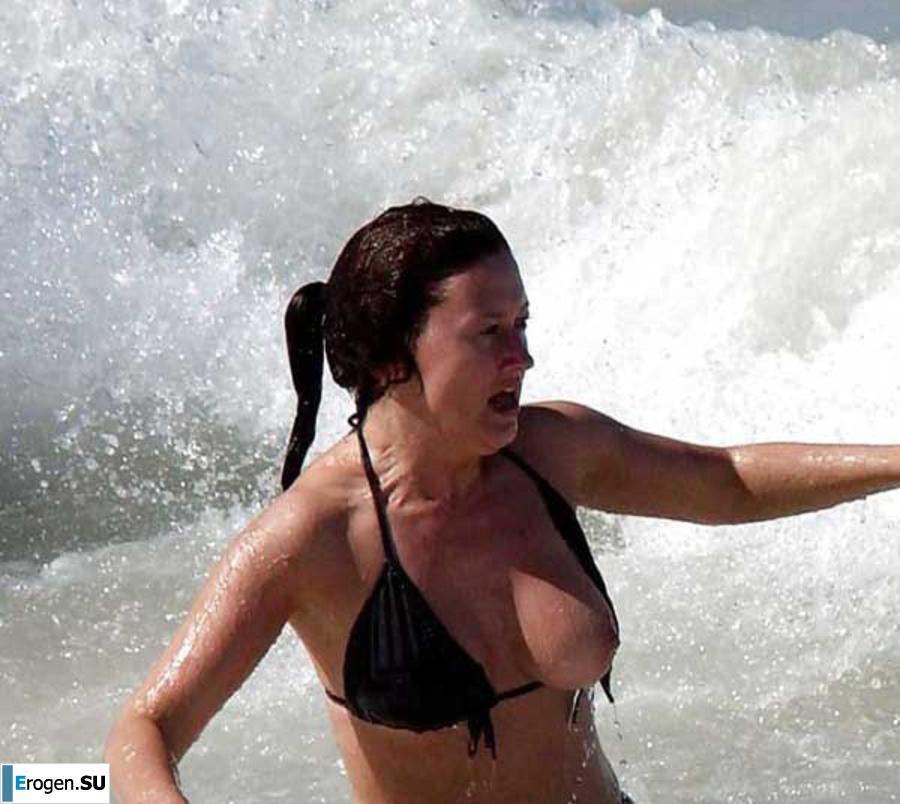 oops boobs lit up. Part 2. Slide 40