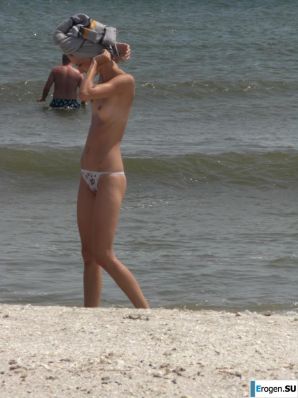 Topless thin girl on the beach. Part 2. Thumbnail 36