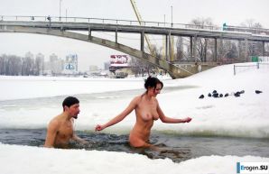 Ukrainian nudists in winter. Thumbnail 2