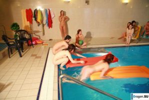 Czech nudists in the pool. Part 3. Thumbnail 22
