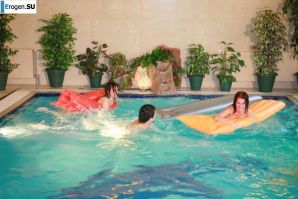 Czech nudists in the pool. Part 3. Thumbnail 26