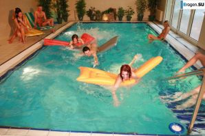Czech nudists in the pool. Part 3. Thumbnail 32