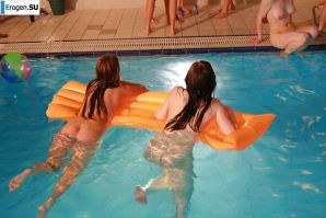 Czech nudists in the pool. Part 3. Thumbnail 7