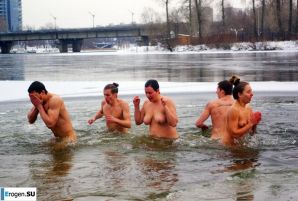 Ukrainian nudists in winter. Part 2. Thumbnail 10