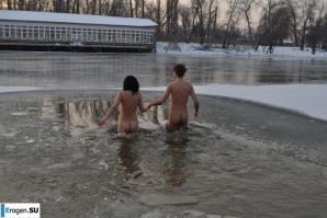 Ukrainian nudists in winter. Part 2. Thumbnail 14