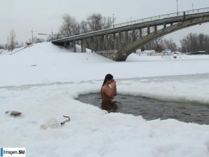Ukrainian nudists in winter. Part 2. Thumbnail 24
