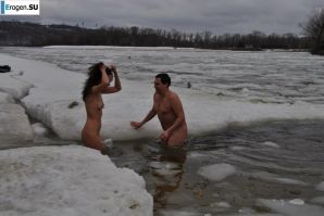 Ukrainian nudists in winter. Part 2. Thumbnail 31