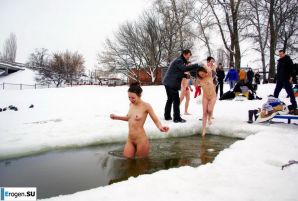 Ukrainian nudists in winter. Part 2. Thumbnail 32