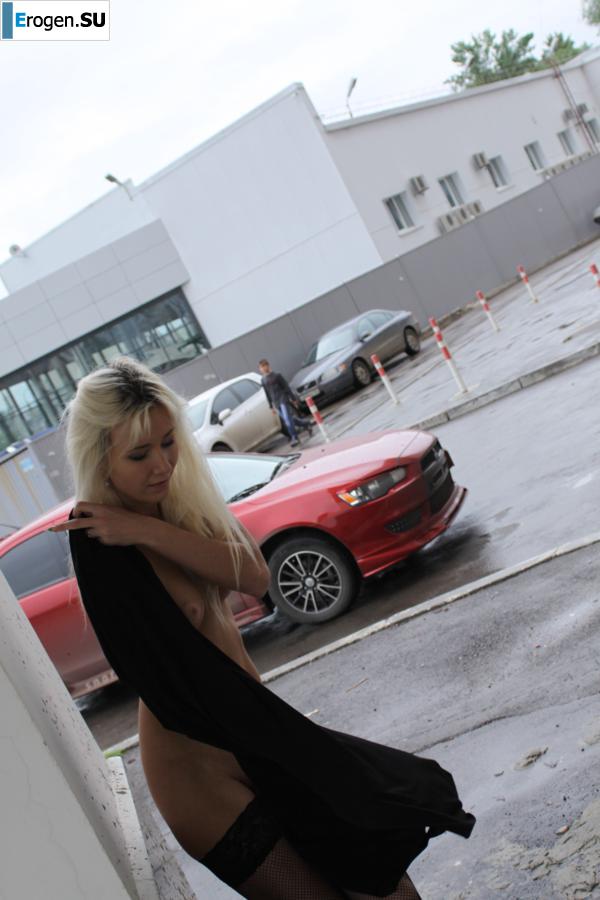 Nastya from Samara walks around the city and shows herself. Part 18. Photo 10