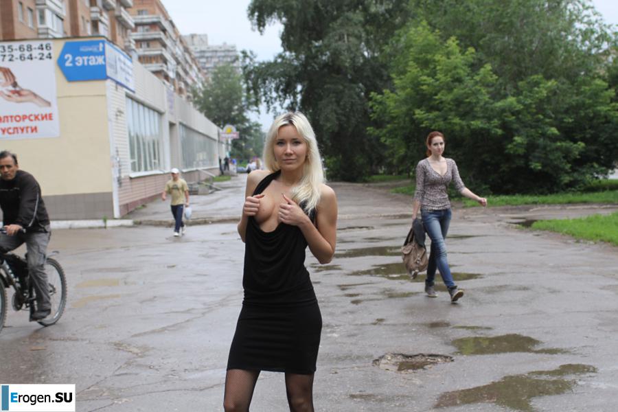 Nastya from Samara walks around the city and shows herself. Part 18. Photo 34