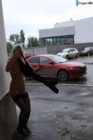 Nastya from Samara walks around the city and shows herself. Part 18. Thumbnail 8