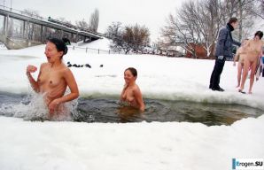 Украинские нудисты зимой. Часть 3. Миниатюра 3