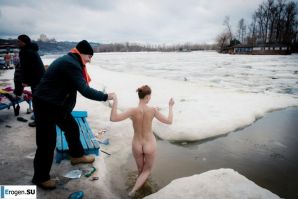Украинские нудисты зимой. Часть 3. Миниатюра 33
