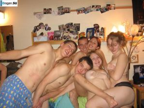 Public Nudity. Part 5. Thumbnail 16