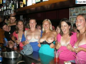 Public Nudity. Part 5. Thumbnail 27