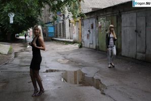 Nastya from Samara walks around the city and shows herself. Part 19. Thumbnail 4