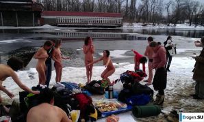 Ukrainian nudists in winter. Part 4. Thumbnail 15