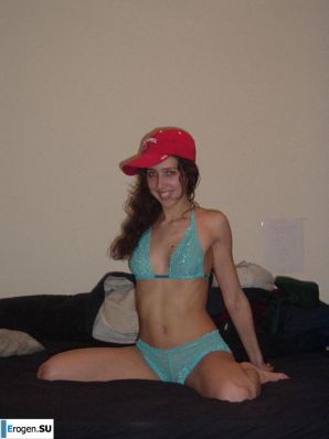 Smiling brunette with everlasting nipples. Part 7. Thumbnail 13