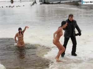 Ukrainian nudists in winter. Part 5. Thumbnail 7