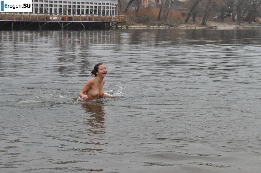 Ukrainian nudists in winter. Part 6. Slide 4