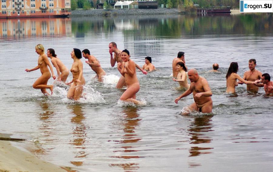 Ukrainian nudists in winter. Part 6. Slide 40