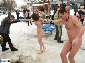 Ukrainian nudists in winter. Part 6. Thumbnail 13