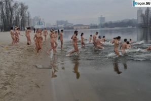 Ukrainian nudists in winter. Part 6. Thumbnail 7