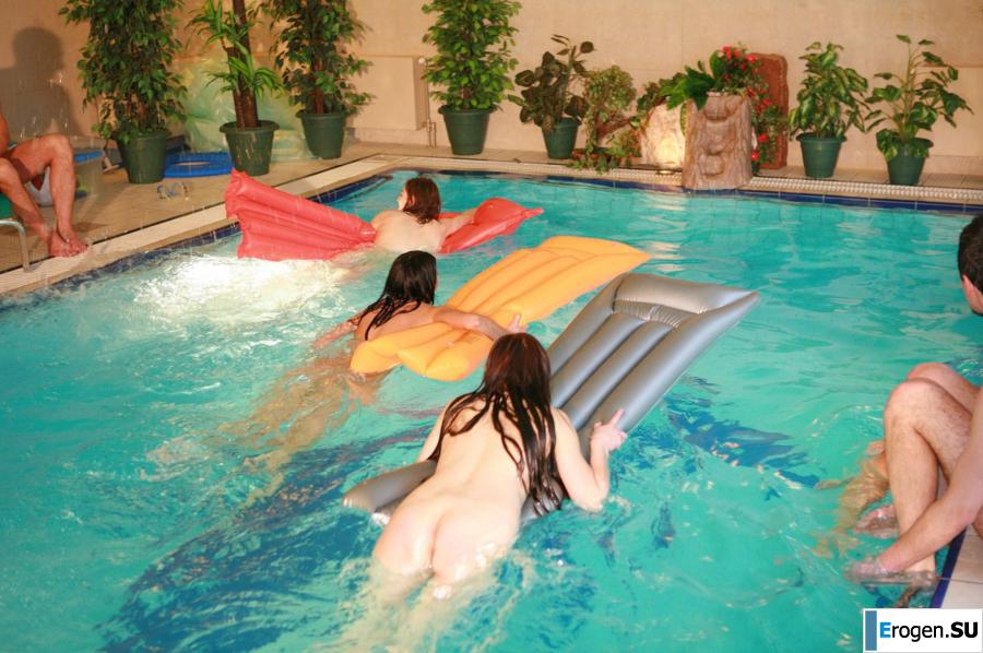 Czech nudists in the pool. Part 4. Slide 8