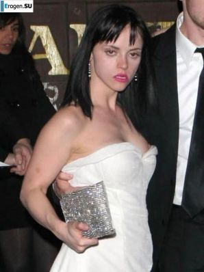 famous tits. Thumbnail 31