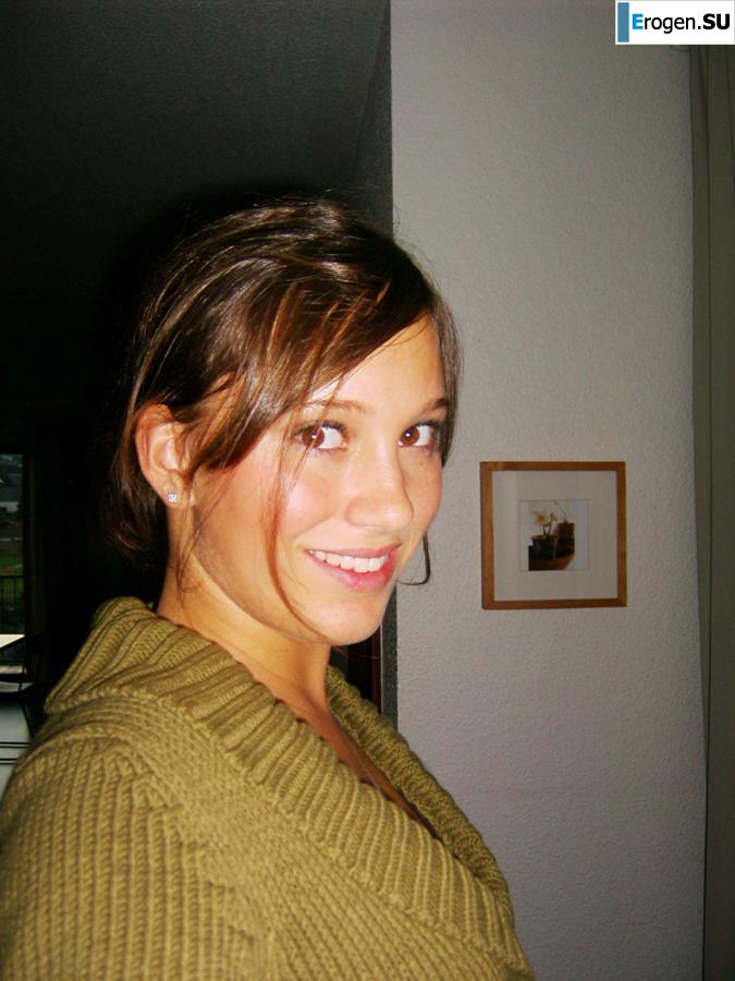 Girlfriend of a hockey player. Slide 20