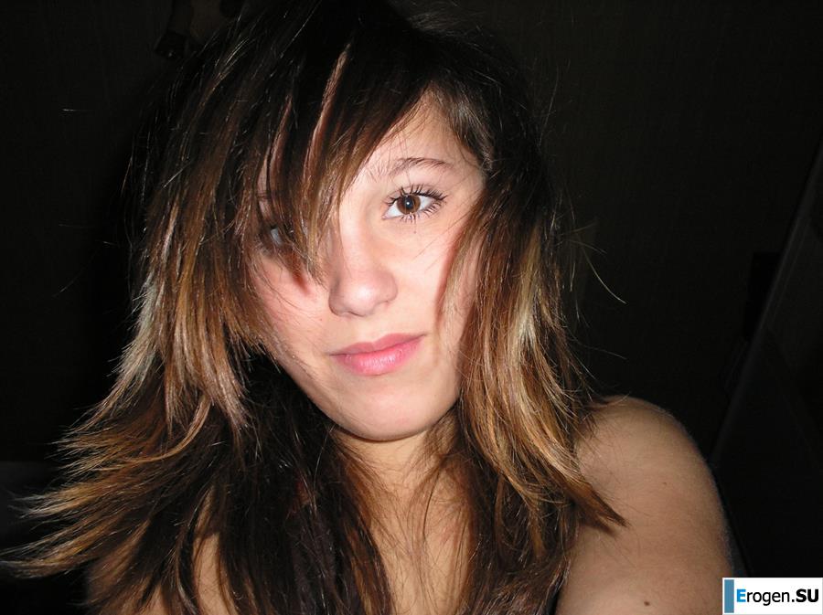 Girlfriend of a hockey player. Slide 5