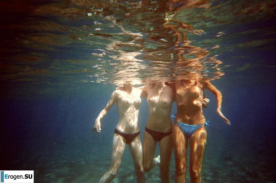 underwater girls. Slide 5